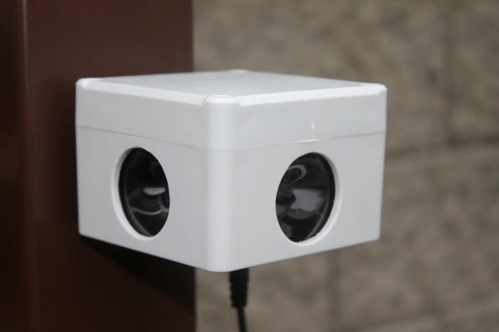 Profesionálny odpudzovač kún, potkanov a myší, 230V, dosah 360° 