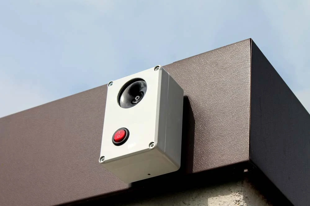 Profesionálny odpudzovač kún, potkanov a myší batériový 2000m2 H6